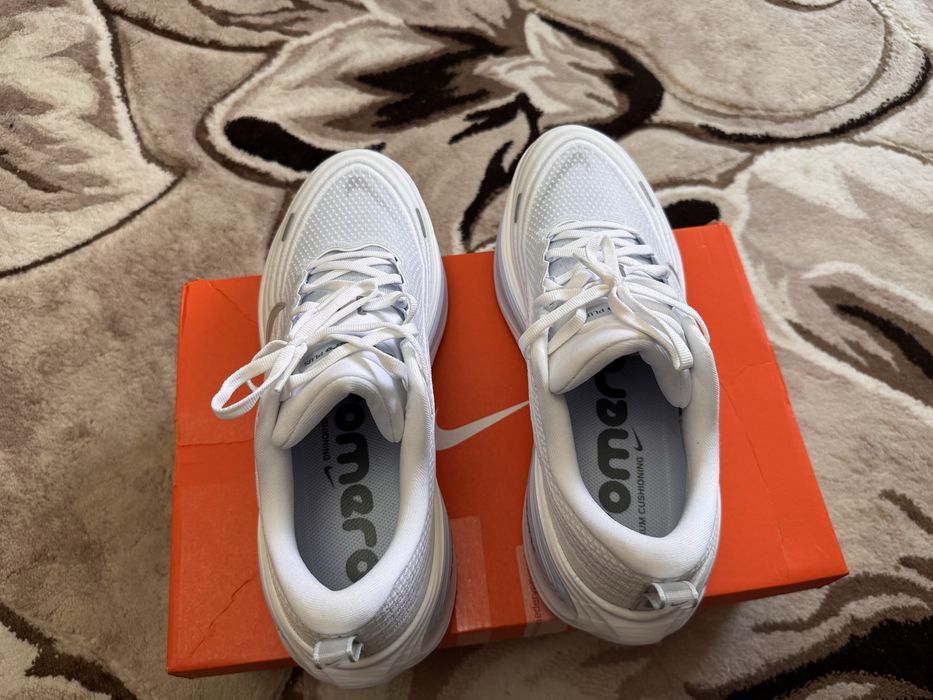Nike vomero plus 44