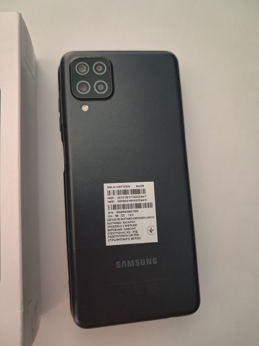 Самсунг А12 64Gb.
