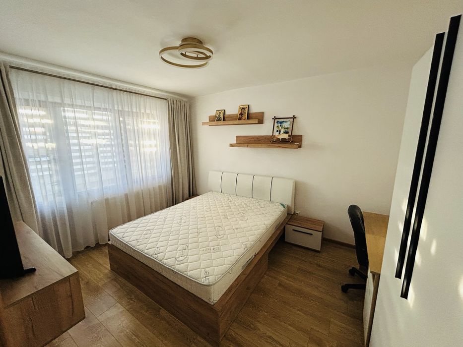 Închiriere apartament 3 camere semidecomandat, zona Mioriței