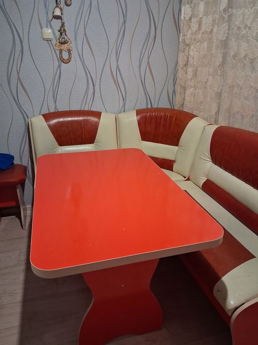 Продам   кухонный уголок.
