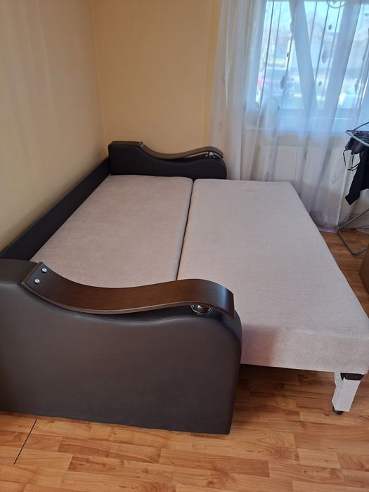 Canapea extensibila, în stare foarte bună