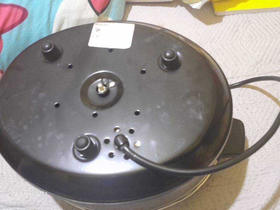 Vând 2 oale electrice noi