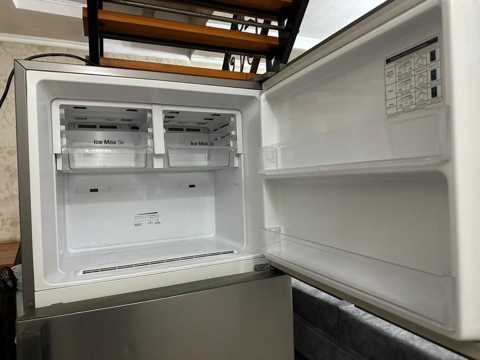 Холодильник Samsung