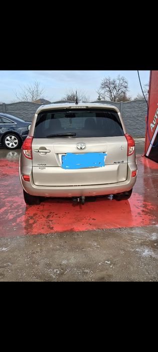 Vând Toyota RAV4 2*2 . Diesel