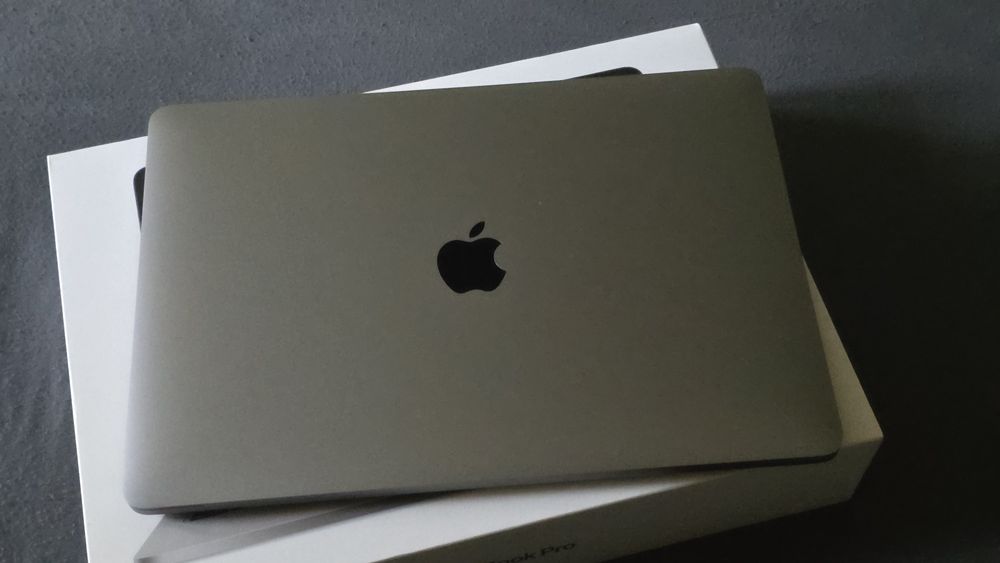 Apple Macbook Pro 13 A2338 M1 16GB RAM 512GB SSD