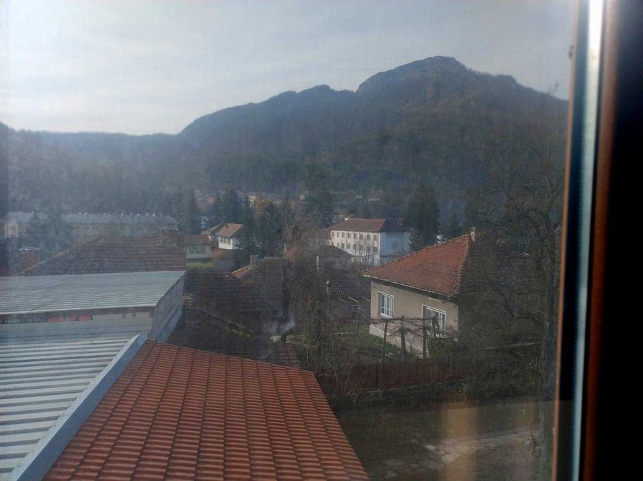 20 250 евро! * Продавам ТУХЛЕН апартамент  до центъра на Тетевен.