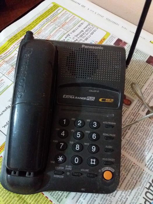 Продаю  радиотелефон на запчасти  + адаптер