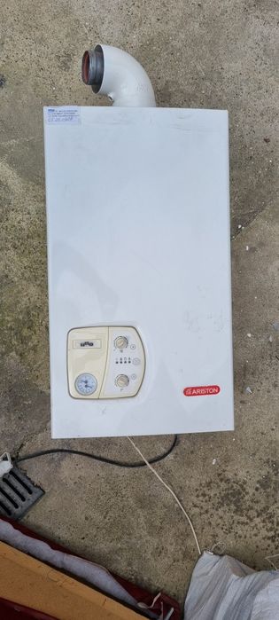 Centrala Termica Ariston Uno             
Centrala se vinde pe piese.