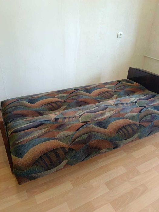 Диван 190*60 в хорошем состоянии