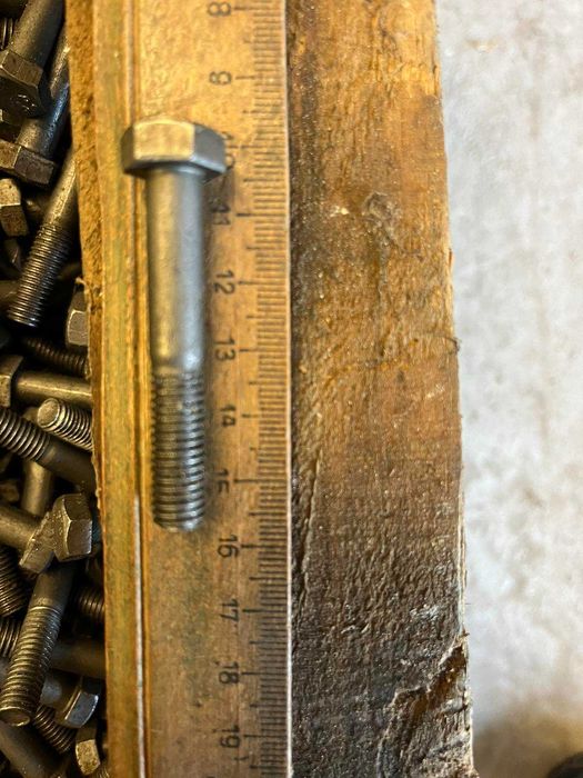 Болт 10мм,5.8 здравина на болта, няколко щайги