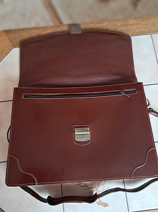 Servieta maro  din piele