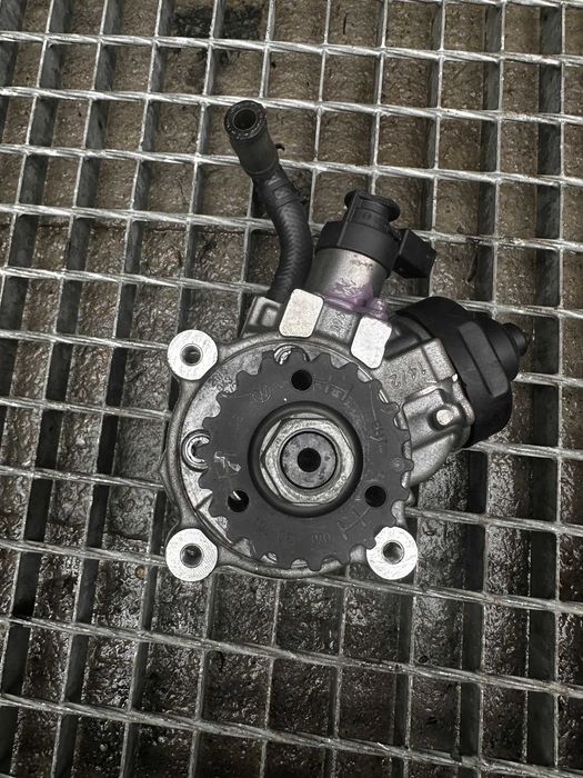 Pompa inalta Vw Passat B8 2.0 TDI cod 0445010537 an 2012 - 2017 Vw Golf 7 Vw Tiguan Vw Sharan