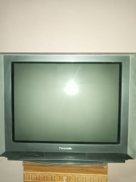Телевизор сотаман Panasonic оригинал 72 дюм хали уста курмаган