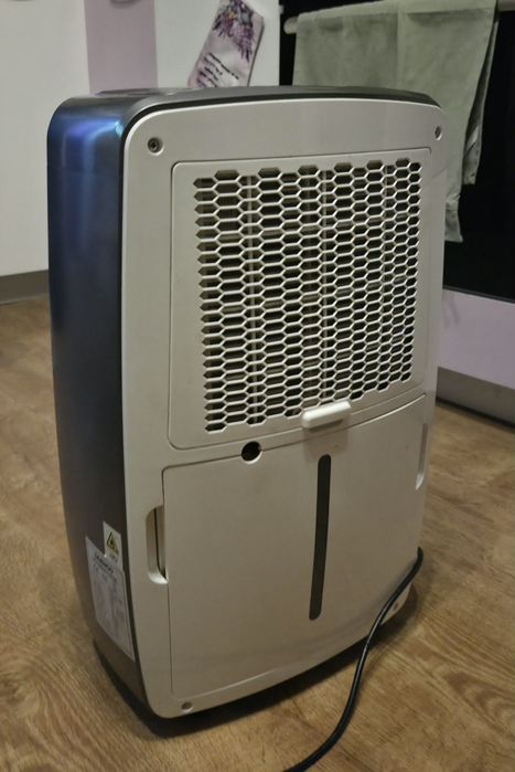 Dezumidificator aer Daewoo DDH20W, 20L/zi, Rezervor 5.5L, Stare Foarte Bună