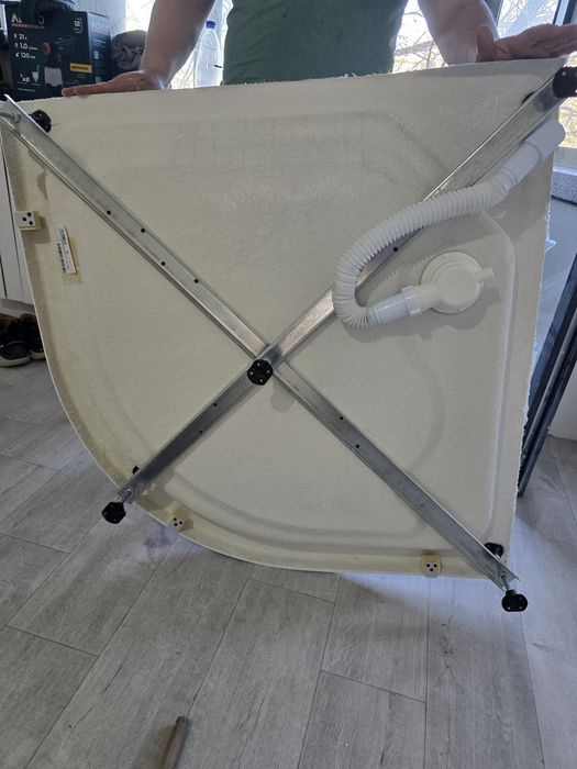 Поддон для душа кабинке