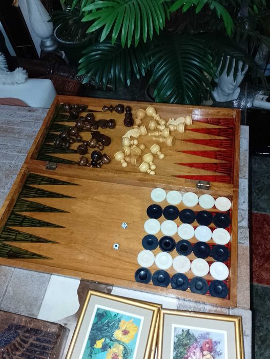 Шах-табла48/48см с дървени фигури и пулове