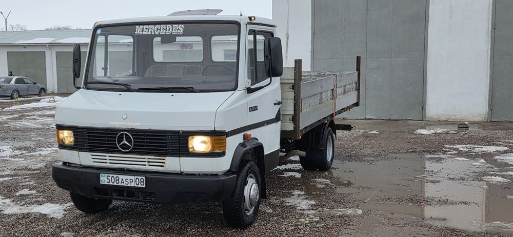 Мерседес бенс 609