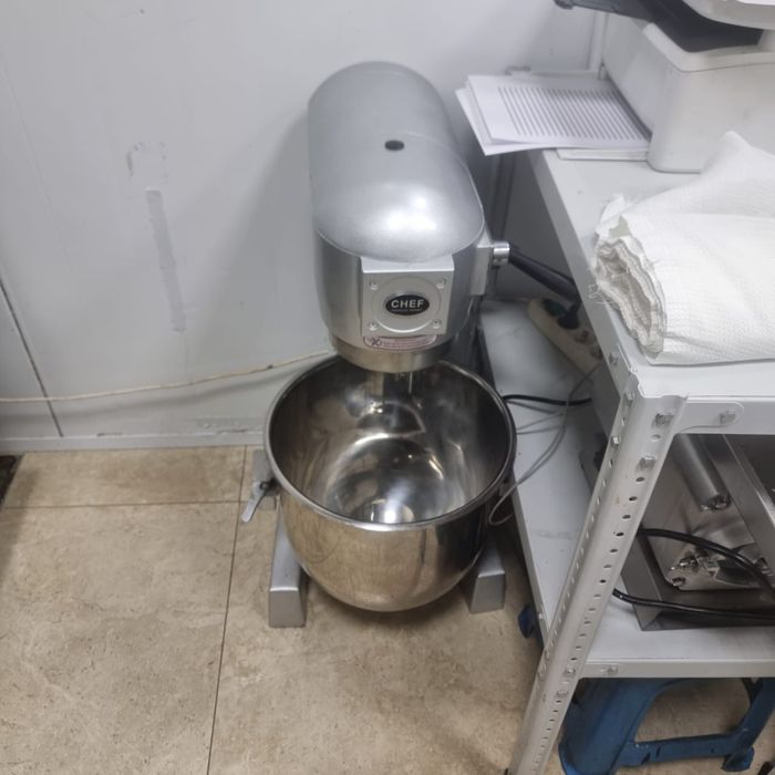 Продам оборудование для кафе.