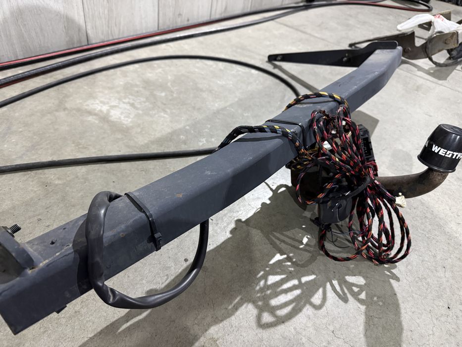 ОТЛИЧЕН Теглич С Букса, Окабеляване И Модул за *KIA CEED/PRO CEED/CEED SW 2006г-2012г* И за *VW TIGUAN 2007г-2016г / AUDI Q3 2011г-2018г*