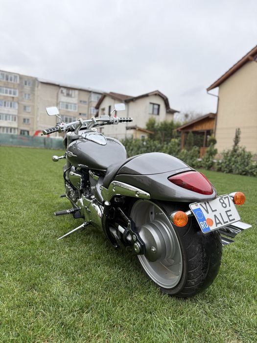 Suzuki Boulevard M90