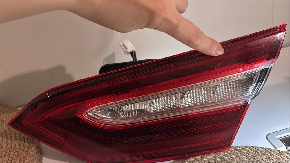 Фонарь Тойота камри 75 2021 года