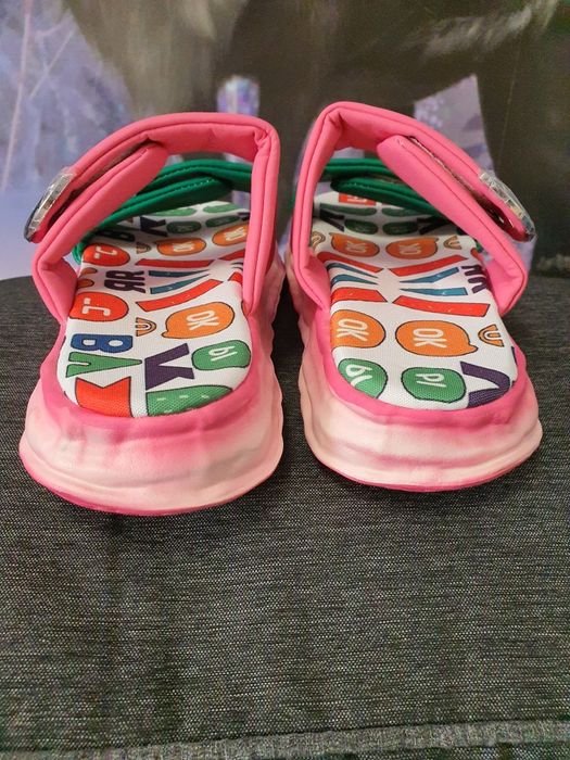 Интересни дамски чехли