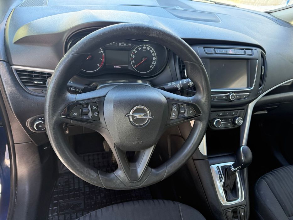 Opel Zafira Tourer – 2013 – benzină + GPL – 7 locuri