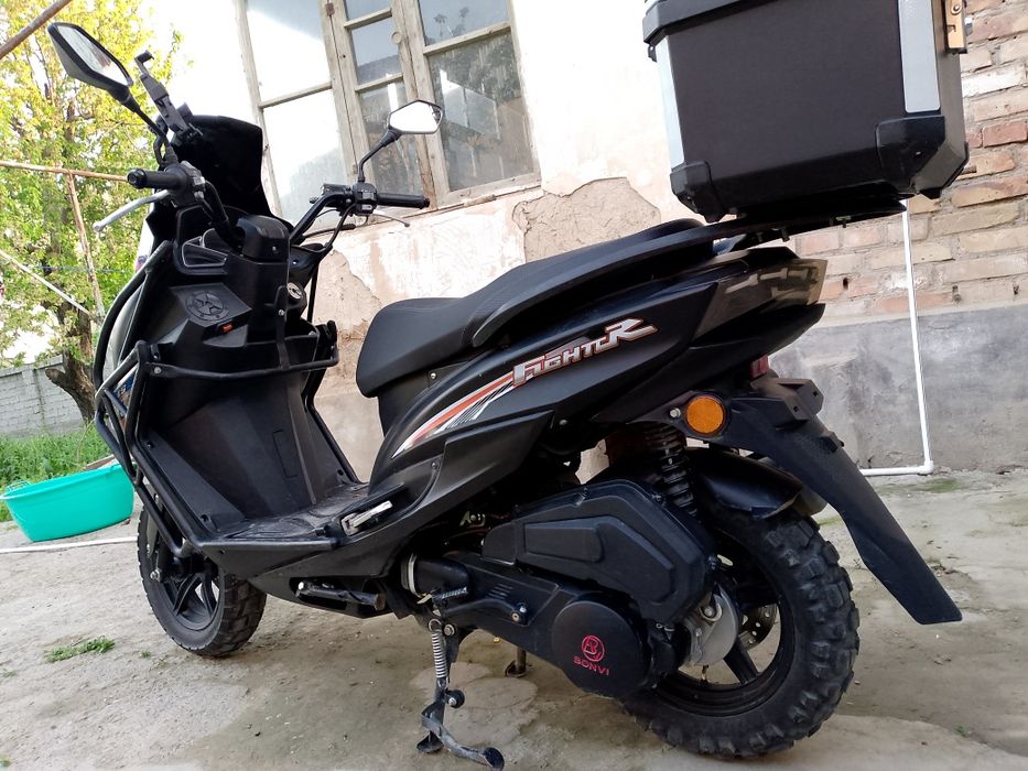 Продам срочно скутер тигр