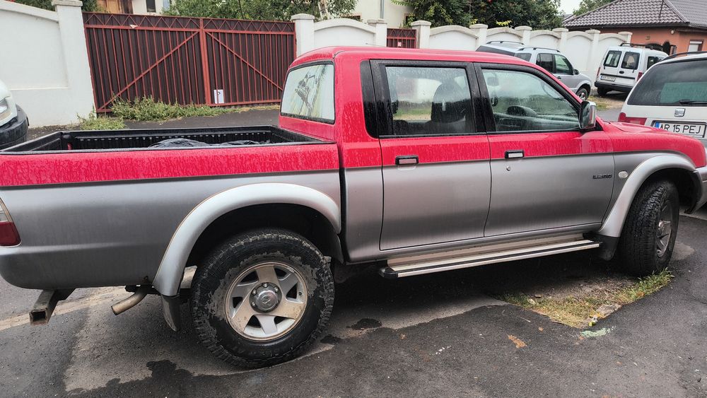 Vând Mitsubishi L200  autoutilitara