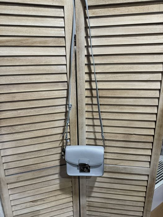 Дамска чанта през рамо