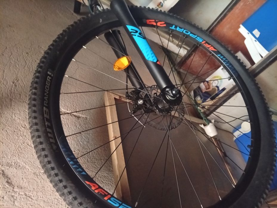 Bicicleta mtb 29 inch luată de noua.