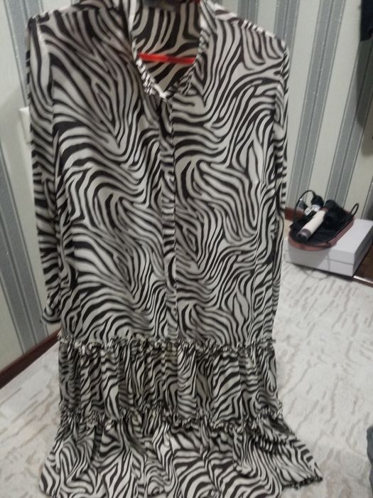 Продаетчя,платье