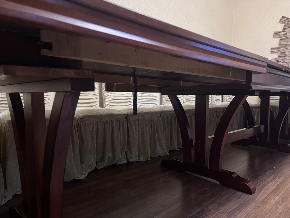 Продам гостиный стол