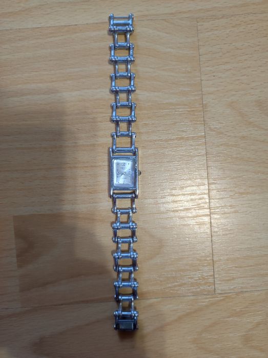 Часовник Diesel отлично състояние работещ с батерия