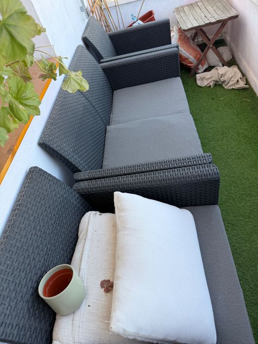 Комплект градински мебели