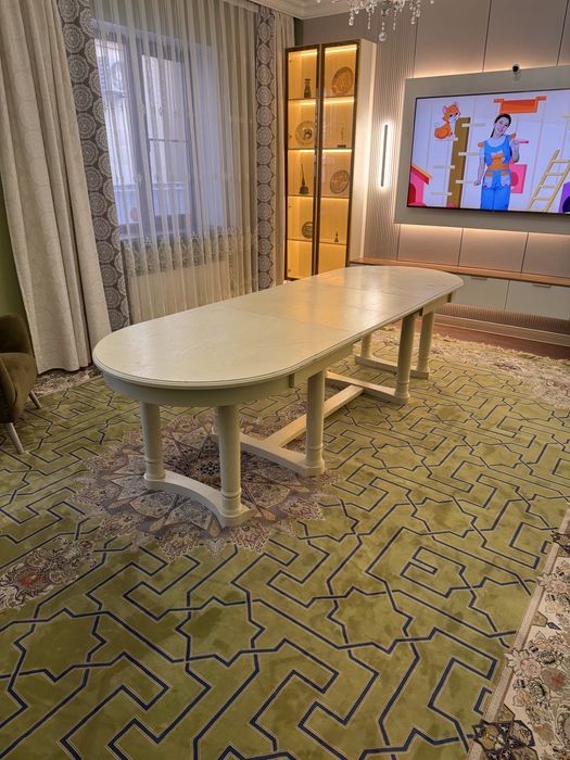 Стол для гостиной