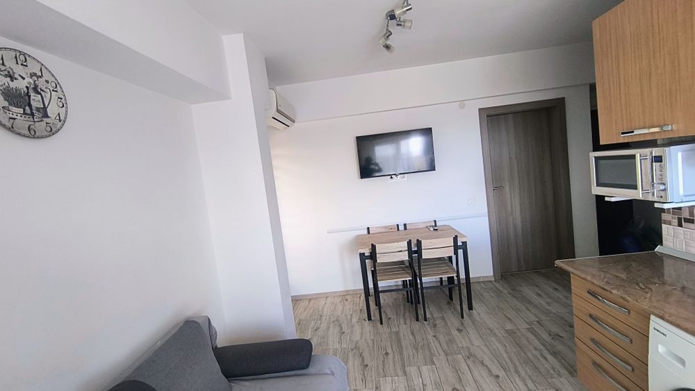 Închiriez studio / garsonieră  Craiovița Bld Dacia