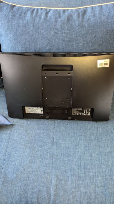 HP P223 монитор работи