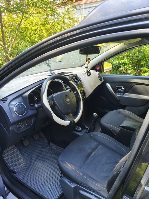 Продам автомобиль Renault Sandero Stepway 2