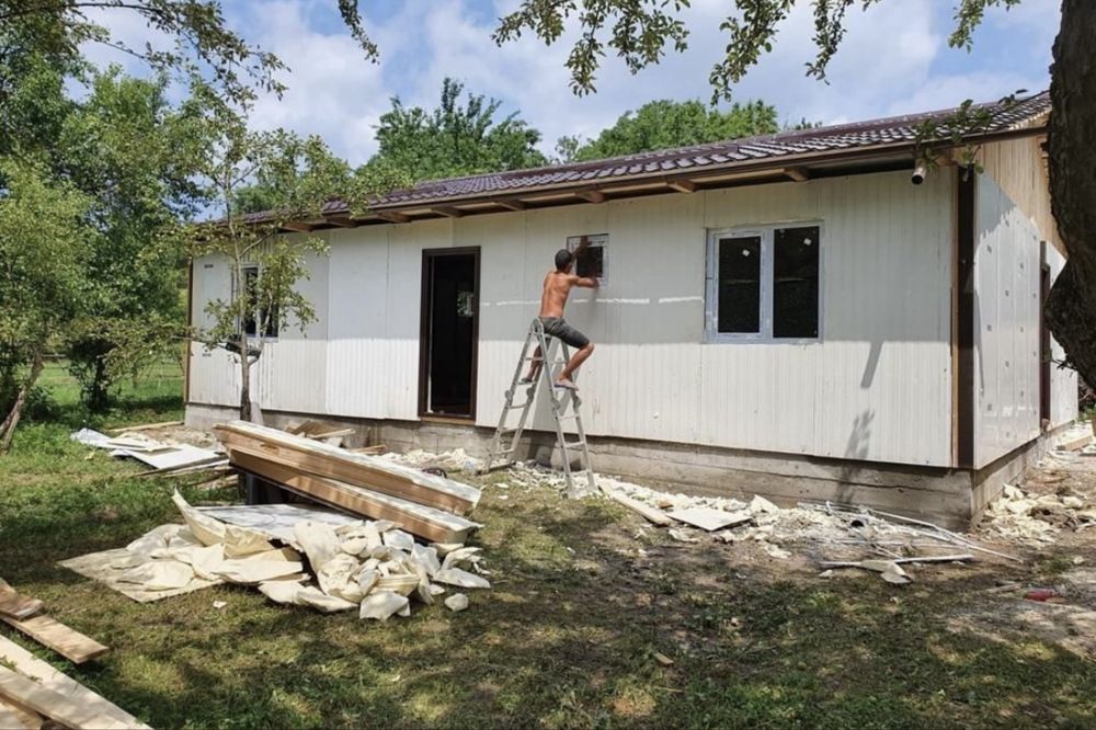 Facem case din panou sendwich