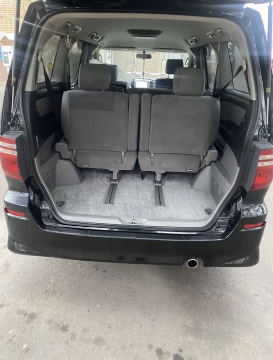 Toyota Alphard, 2005 года