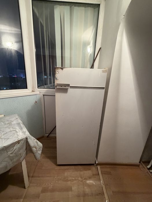 Отдам даром холодильник