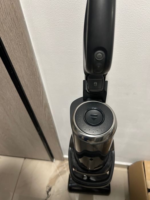 Безкабелна прахосмукачка AEG FX9