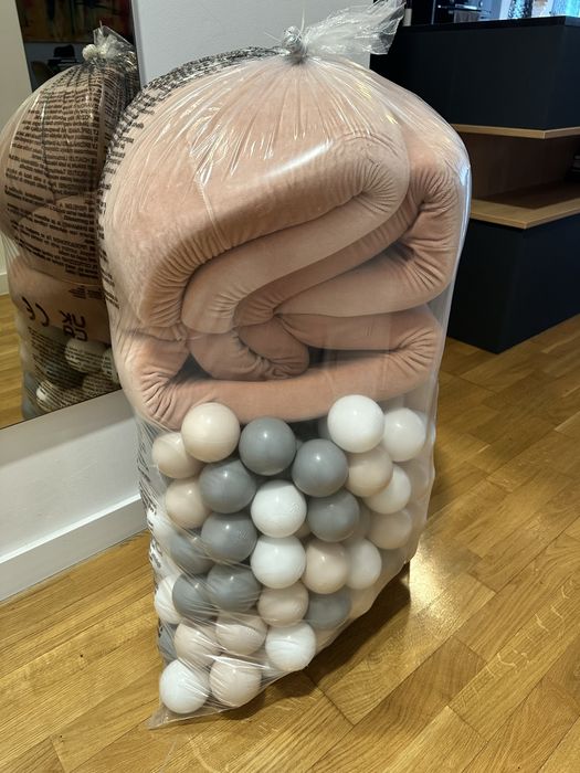 Piscina pentru copii cu 200 bile Kiddy Moon