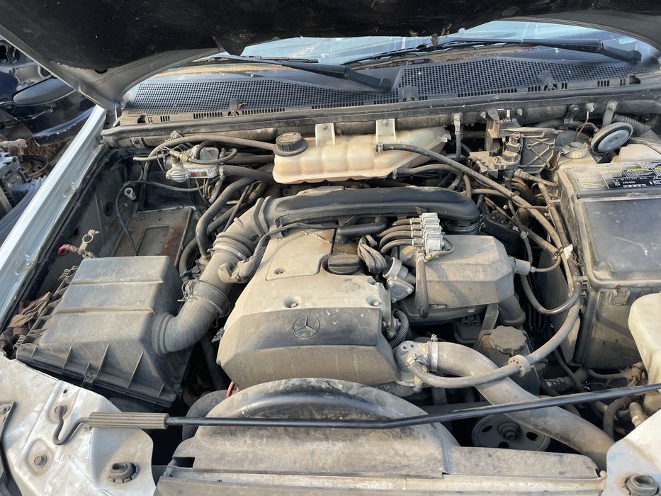 Мерцедес МЛ 163 2.3 бензин ръчка На Части