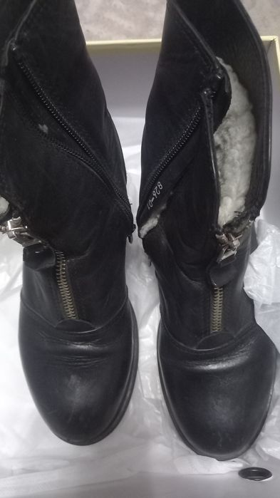 Продам  женские ботинки