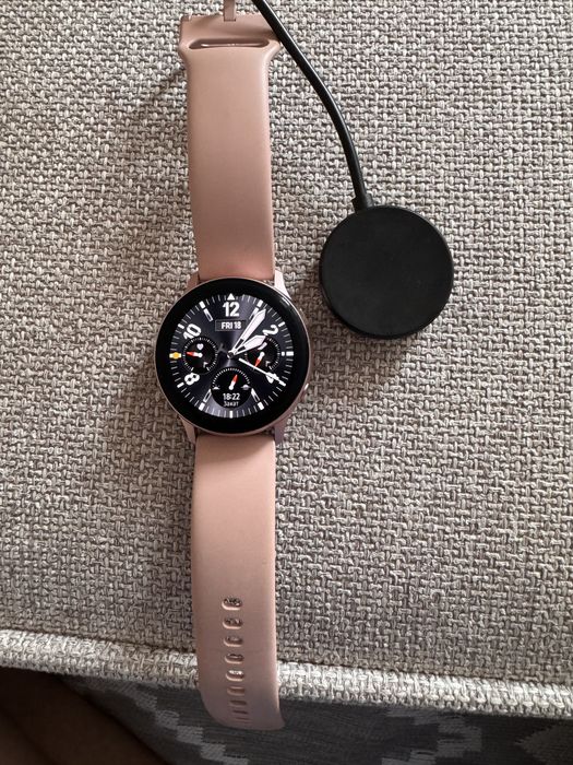 Продам Samsung Galaxy Watch Active2