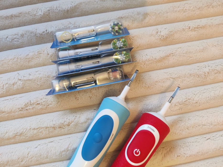 Set 2 periuțe de dinți Braun Oral B