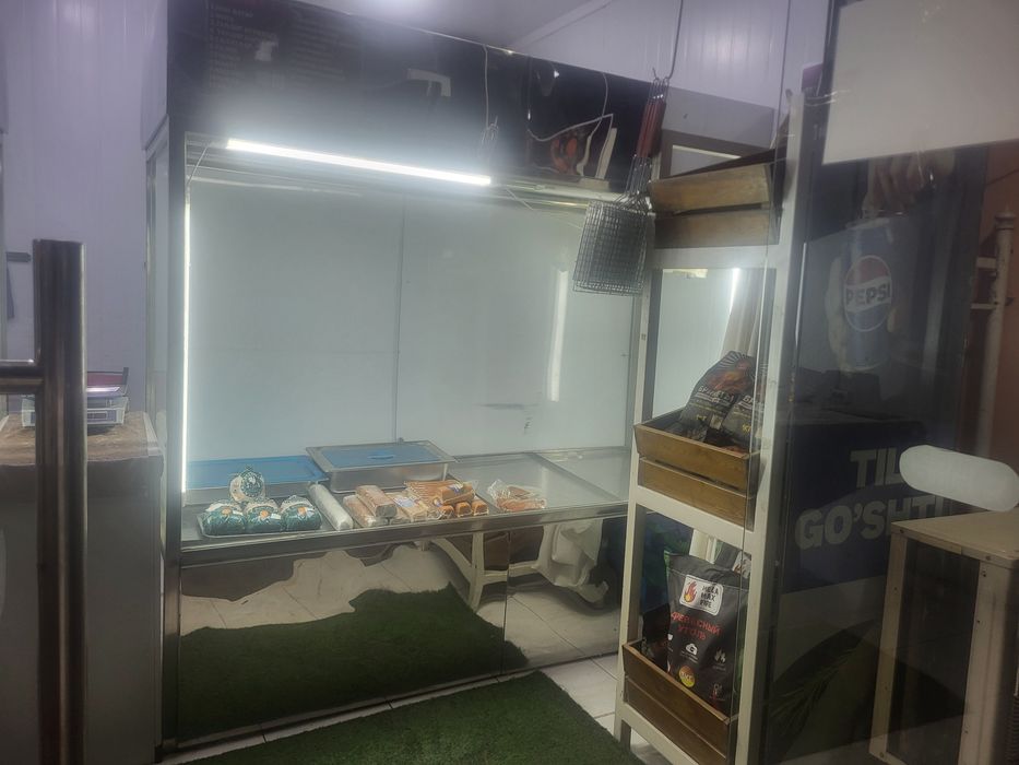 Xoladilnik vitirina kassoblar varestoran uchun