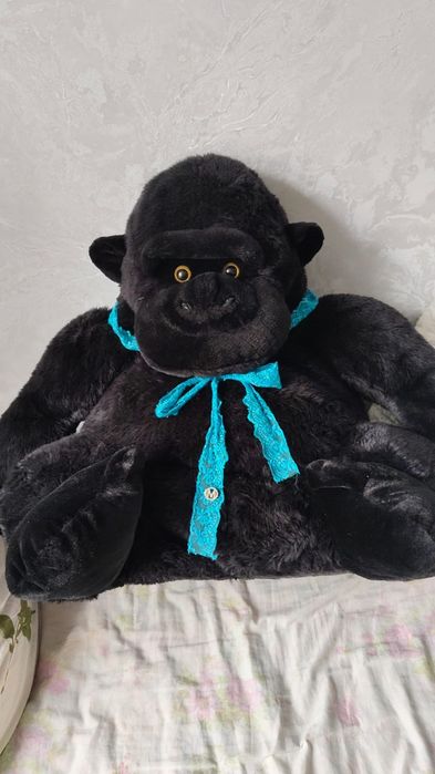 Продам плюшевую обезьяну